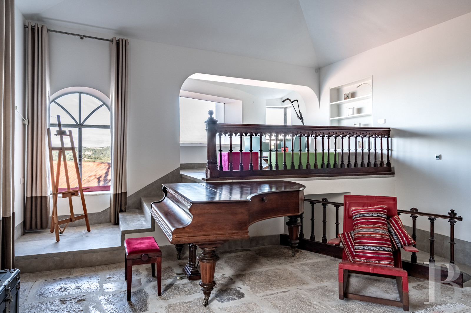 A proximité de Lisbonne, à l’entrée du parc naturel de Sintra-Cascais, une maison de village avec jardin, terrasses et patios - photo  n°14